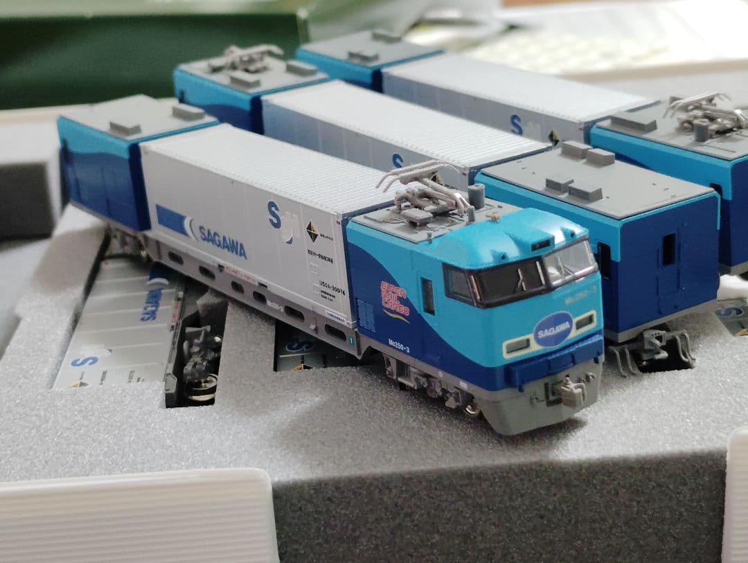 KATO M250系　スーパーレールカーゴ　JR 貨物　佐川　コンテナ付き