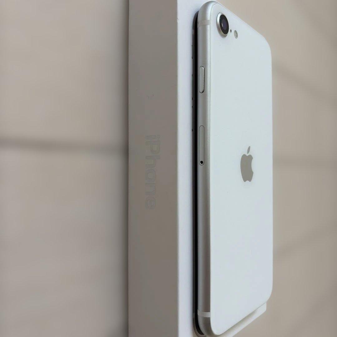 Apple iPhone SE 第2世代（SE2）本体のみ - メルカリ