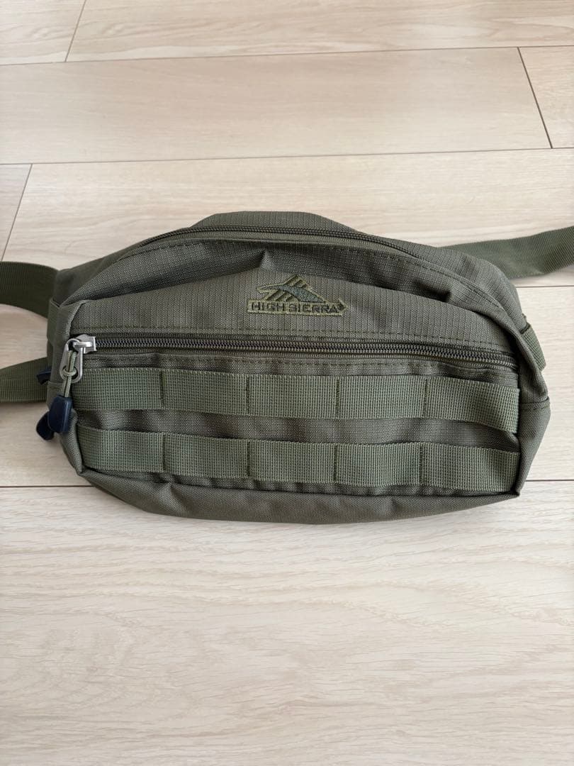 HIGH SIERRA メッセンジャーバッグ オリーブグリーン - メルカリ