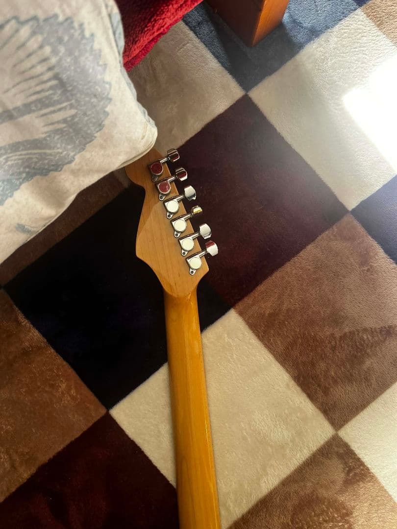 テレキャスターとストラトキャスターのノーブランドギター