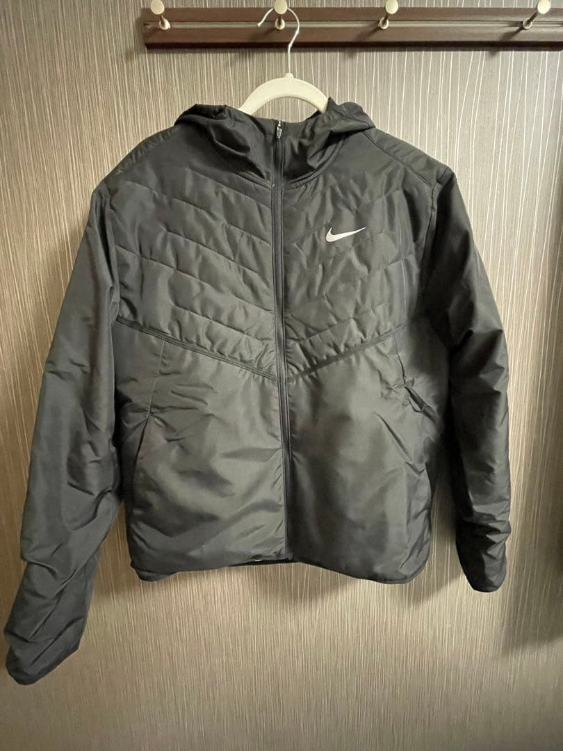 Nike Therma-FIT エアロレイヤーランニングジャケット　XL nike レディース エアロレイヤー ランニングジャケット therma fit