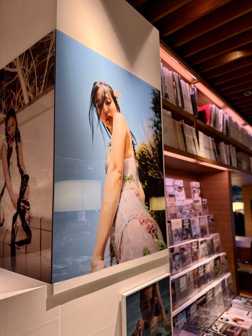 ☆代官山蔦屋限定JENNIE写真展 J2NNI5 Scented Candle青 - メルカリ