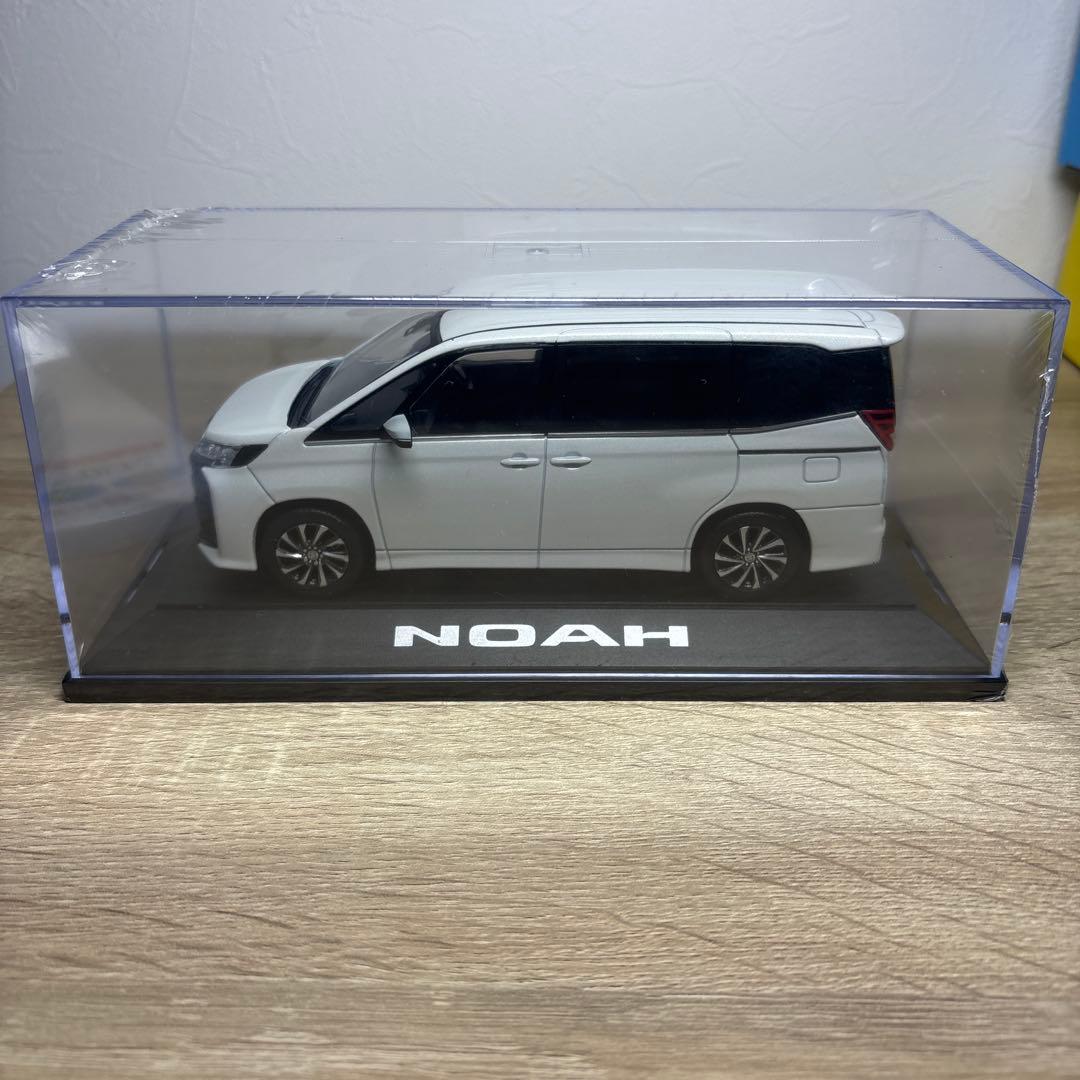 【未開封】トヨタ ノア ホワイトパール 1/30 カラーサンプルミニカー 非売品 Amazon | ミニカー 1/30 新型 ノア S-Z 90系 カラーサンプル ミニカー