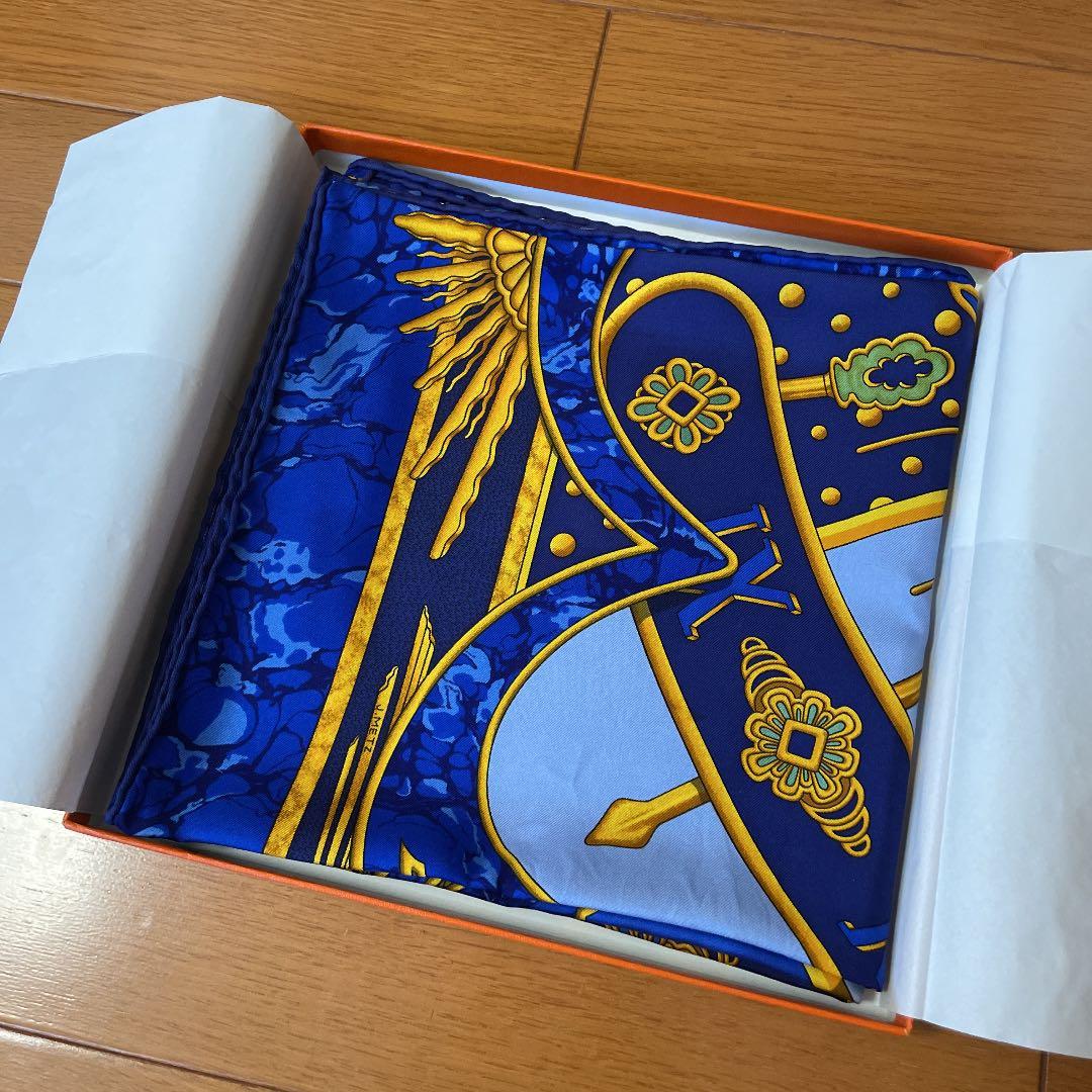 HERMES エルメス スカーフ カレ90 太陽 月 星 - メルカリ