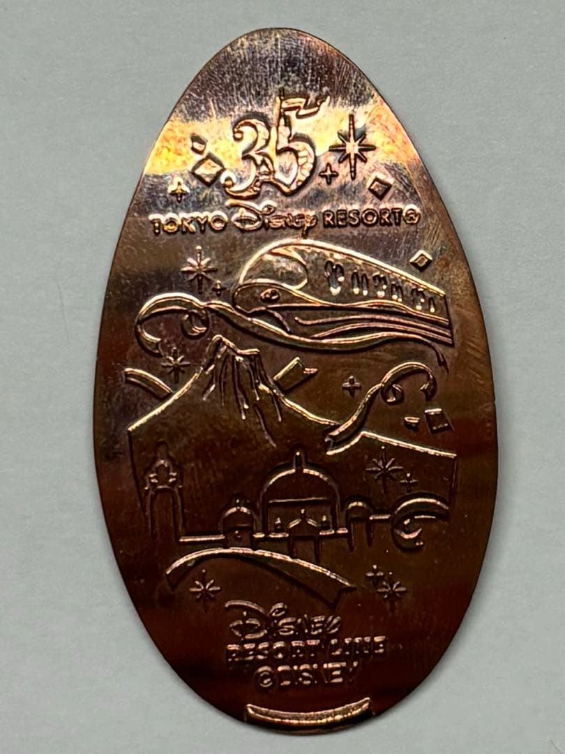 ディズニーリゾート 35周年 スーベニアメダル - メルカリ