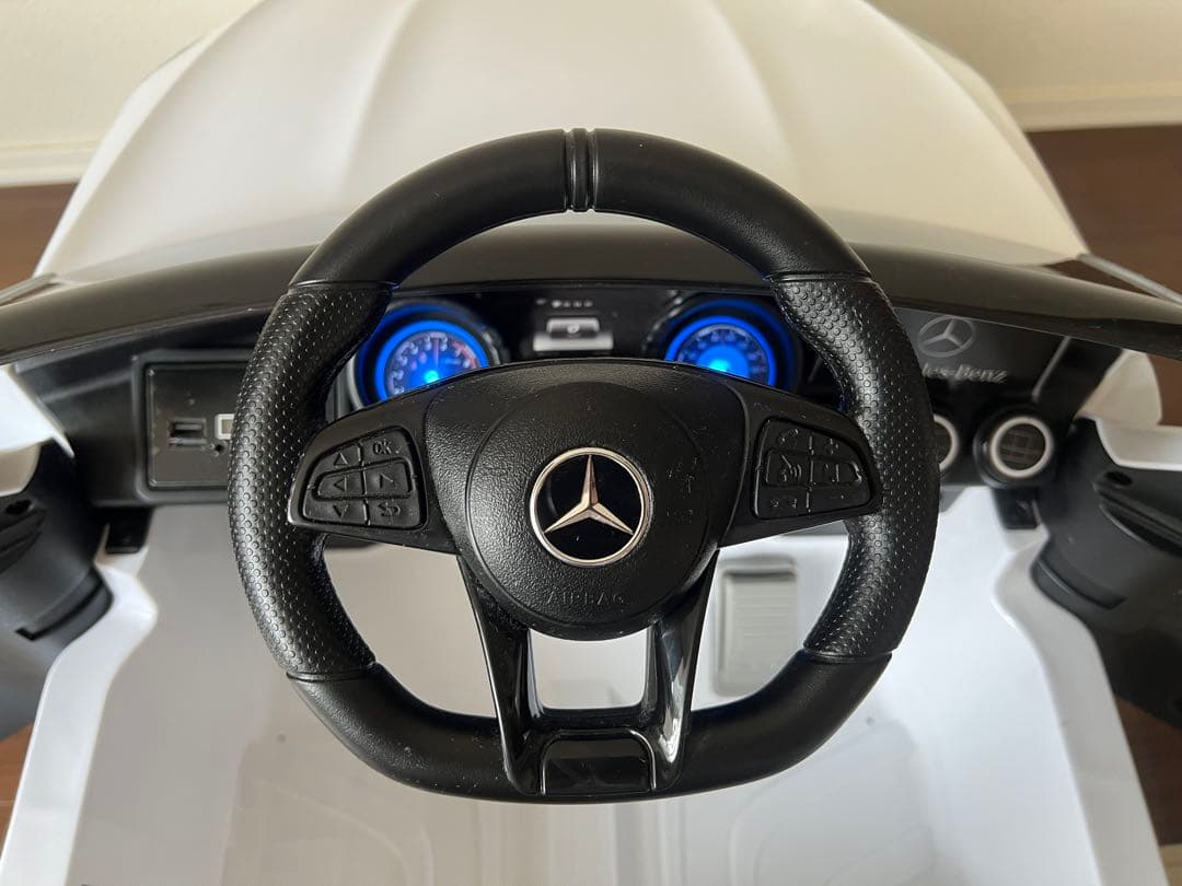 Mercedes-Benz GLC Coupe 白　 電動乗用ラジコンカー