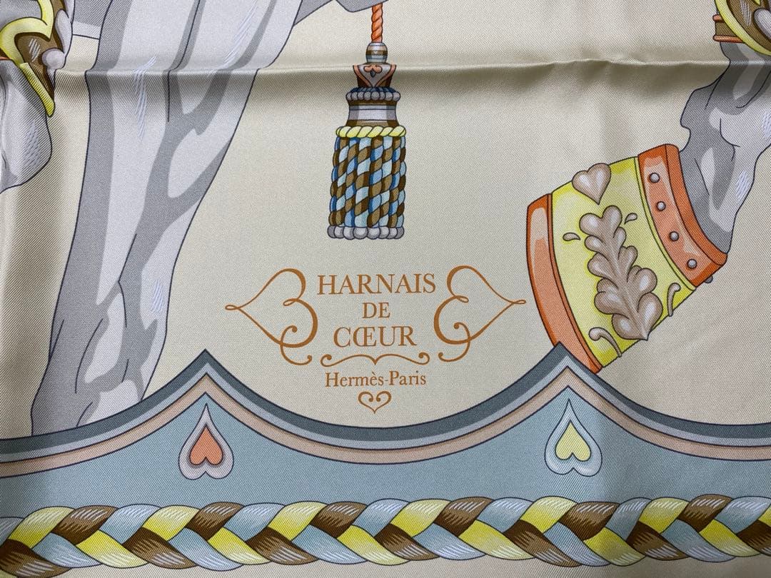 HERMES エルメス　スカーフ　カレ 90 《アルネ・ドゥ・クール》