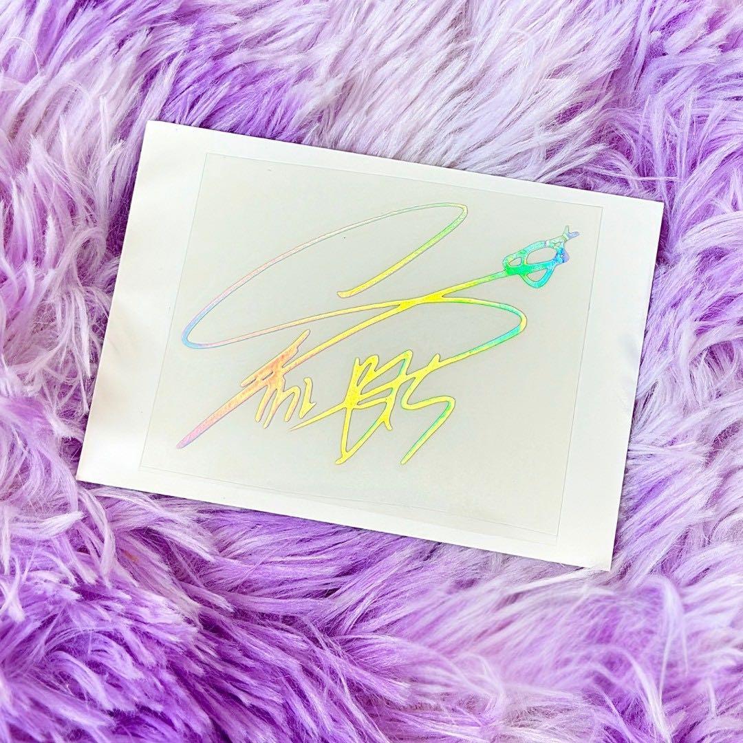 ✴︎ BTS ユンギ SUGA サイン ステッカー ✴︎ - メルカリ