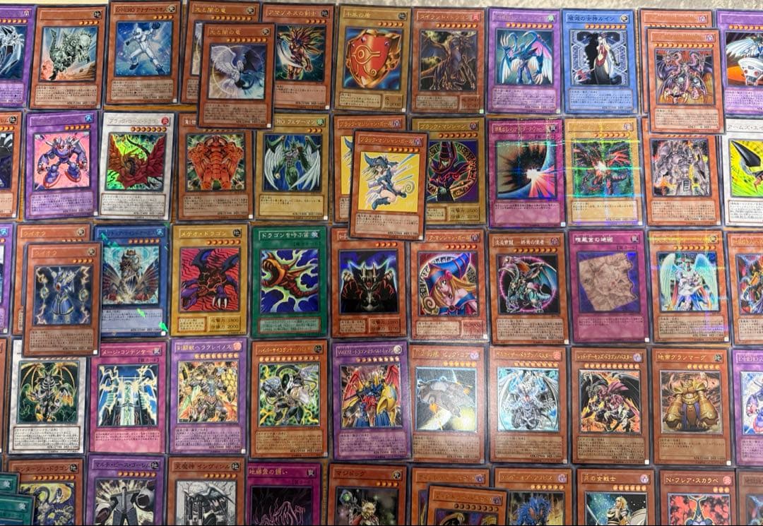 ［遊戯王］［100枚超］ブラック・マジシャン LN-53 レリーフほか