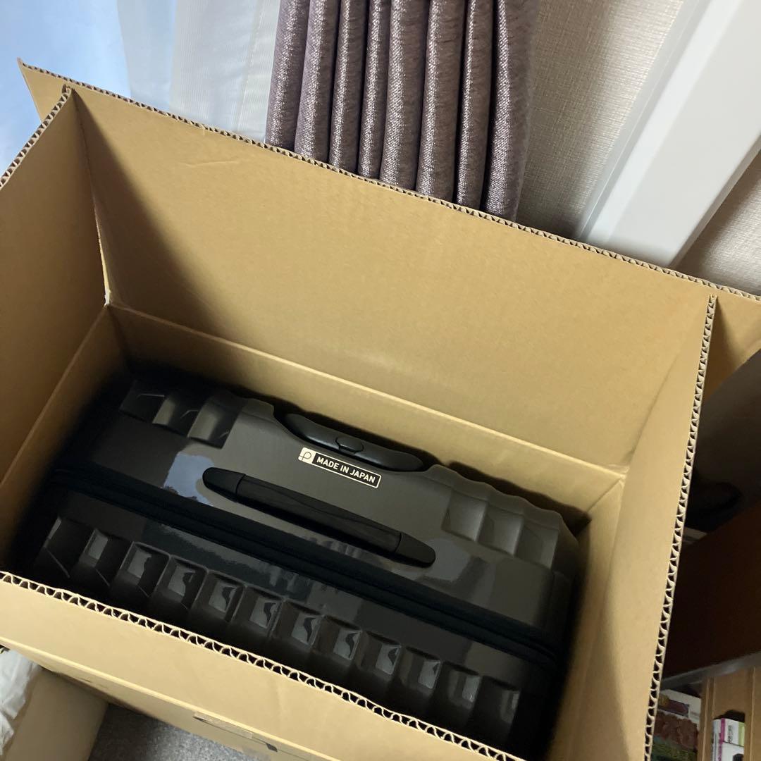 Plum_Shady様専用 リブデザイン ブラックキャリーケース - メルカリ