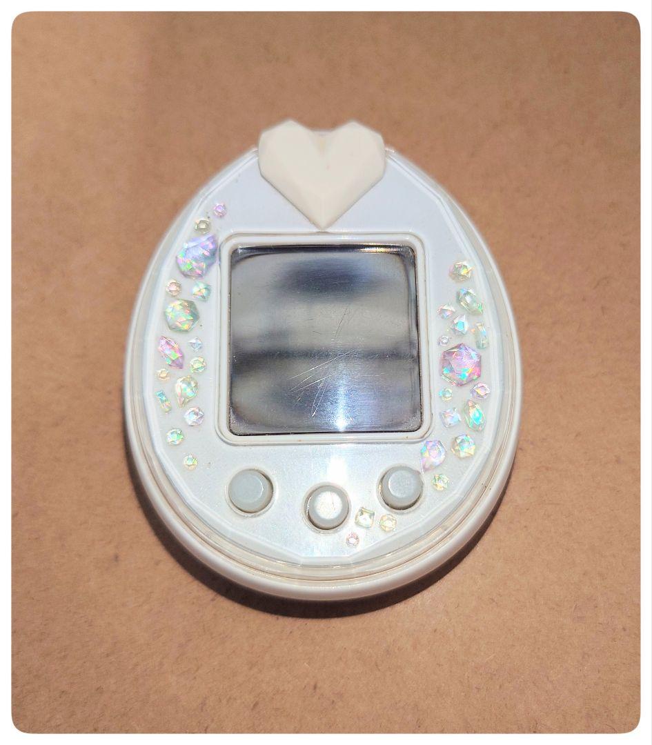 たまごっちピース本体 ホワイト 裏蓋なし