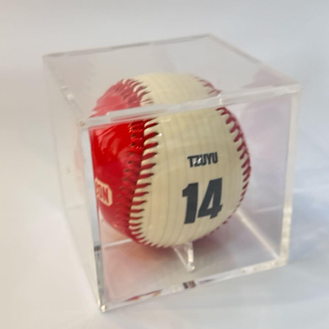 twice ツウィ　ボール　野球ボール　サイン　ストライクゾーン　当選　希少