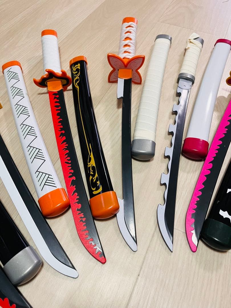 鬼滅の刃 日輪刀 刀のおもちゃ まとめ売り 12本セット