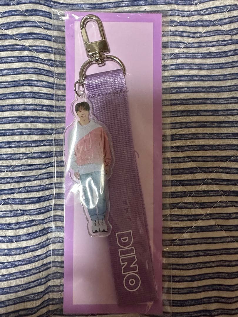 SEVENTEEN CARATLAND ディノ キーリングストラップ - メルカリ