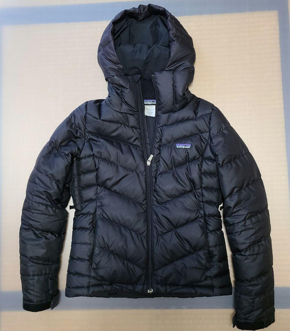 Patagonia ブラックダウンジャケット XS レディース - メルカリ