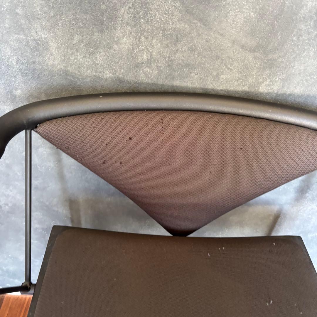 ポストモダンデザインの椅子 ミッドセンチュリー スペースエイジ