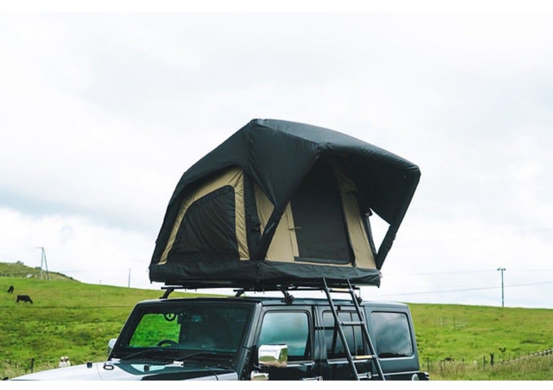 週末限定値下げ　 peakpod　エアールーフトップテント 超軽量！車上＆地上にも簡単設置！バッグに入れて持ち運べる本格ルーフ