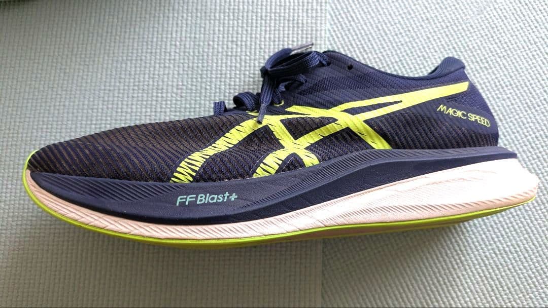 アシックス asics マジックスピード3 28.0cm ワイドです。