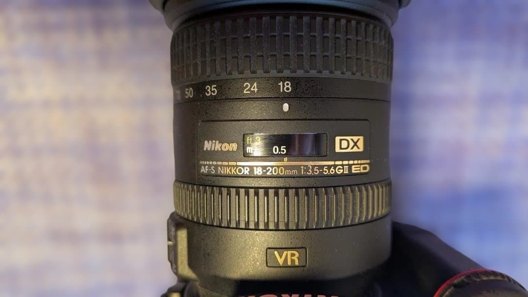 Nikon D7000 + 18-200mm F3.5-5.6 + 64G✕2