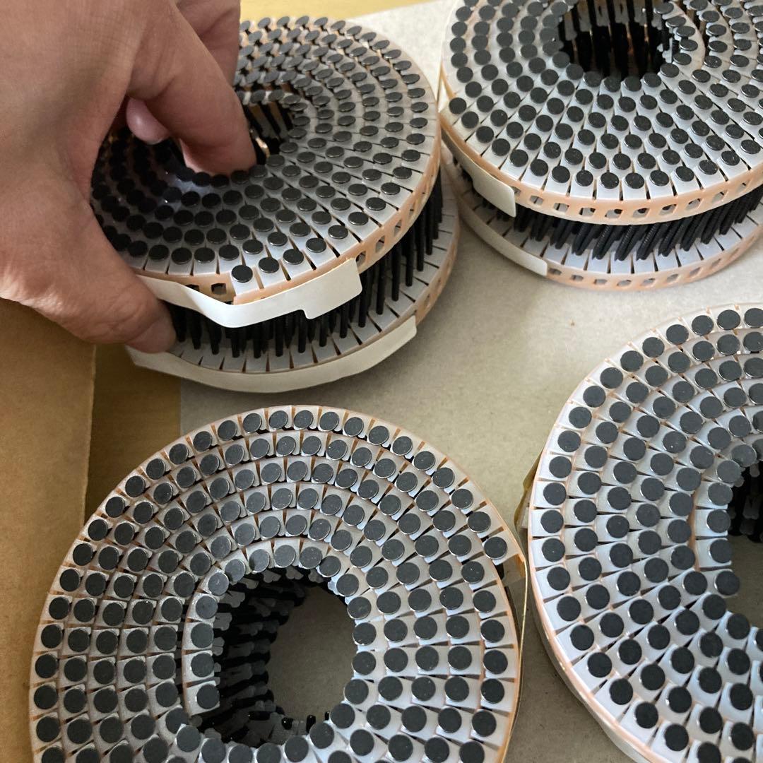 WAKAI 斜めプラ連結釘 32mm 艶消し黒 18巻