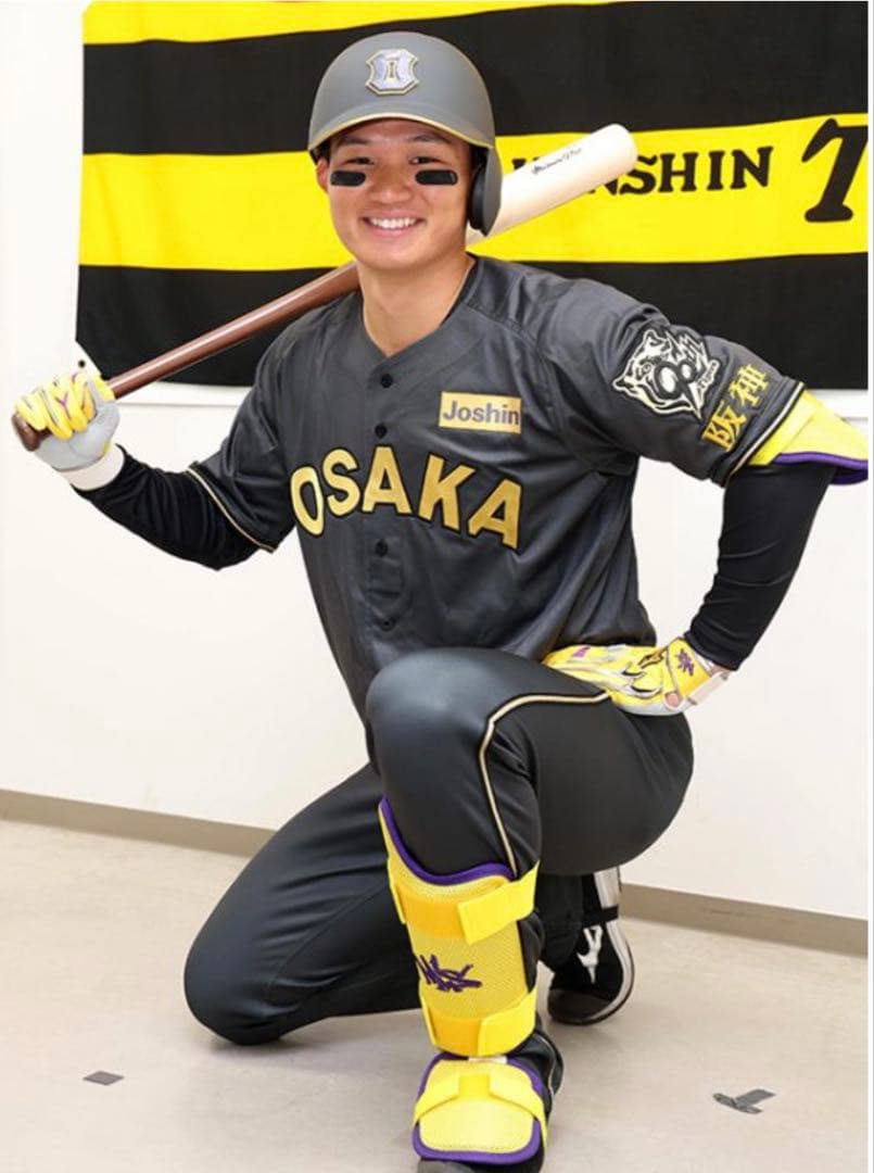 阪神タイガース ブラックダイナマイトシリーズ 佐藤輝明 レプリカ