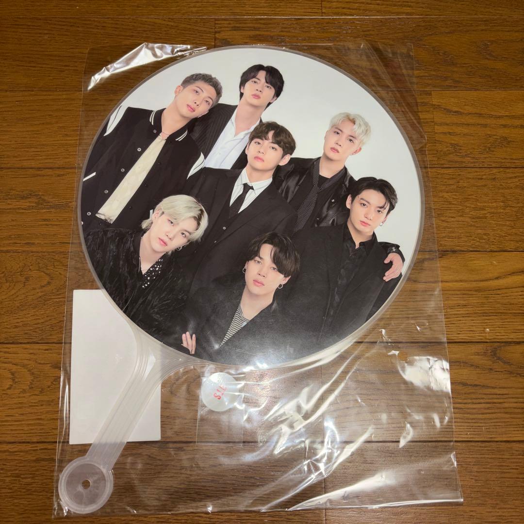 BTS PERMISSION TO DANCE ON STAGE 7人 うちわ - メルカリ