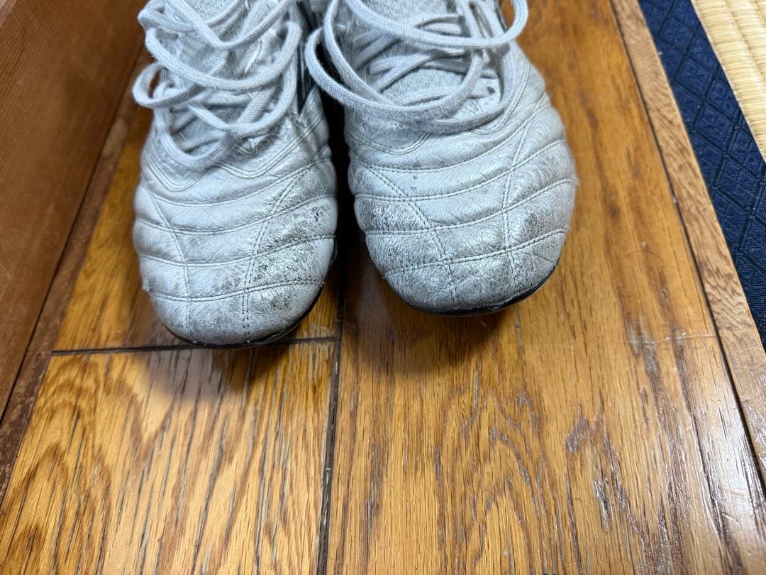 サッカースパイクモレリアネオ4β 26.5cm