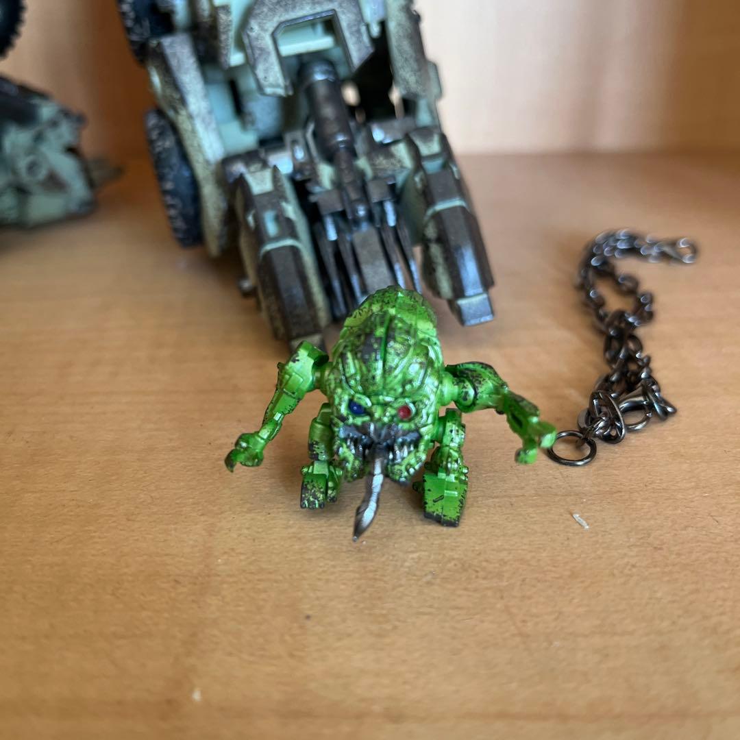 Unique toys メガトロン似　非常規トランスフォーマー