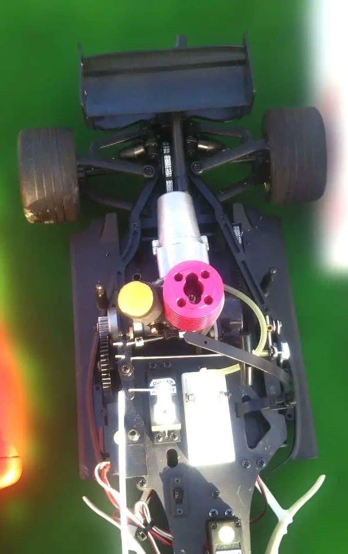 ディアゴスティーニFerrari F2004エンジンラジコンカー大量部品セット