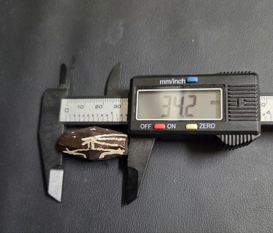 084　天珠　魔女伝説天珠　Eched carnelian　dzibeads！