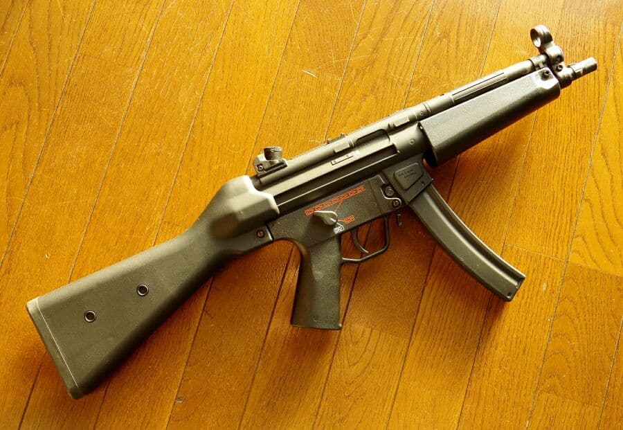 東京マルイ H&K MP5A4（ハイグレードバージョン）50連スペアマガジン付き