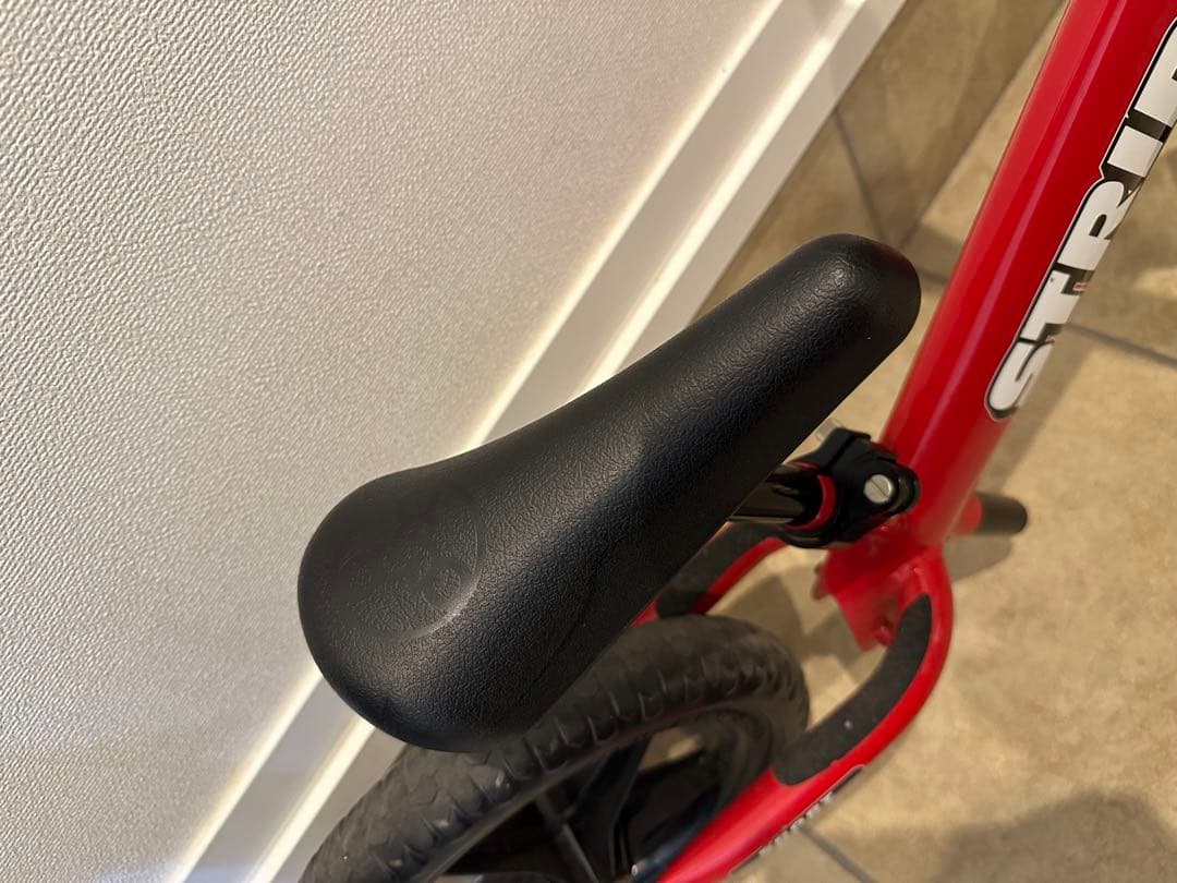 マジソン君【希少　美品】ストライダー　レッド