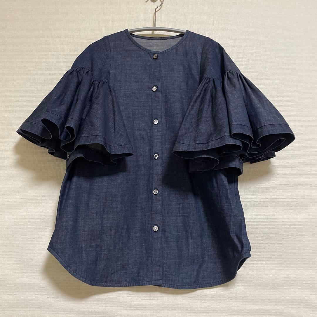 《美品》aLORS アロー　アローパリ　フリルブラウス　エステルジーン