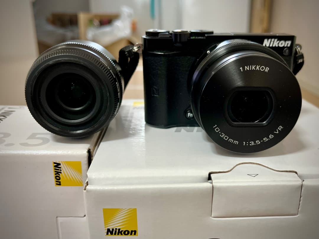 Nikon1 J5ダブルレンズ◆10-30/f3.5-5.6◆18.5/f1.8