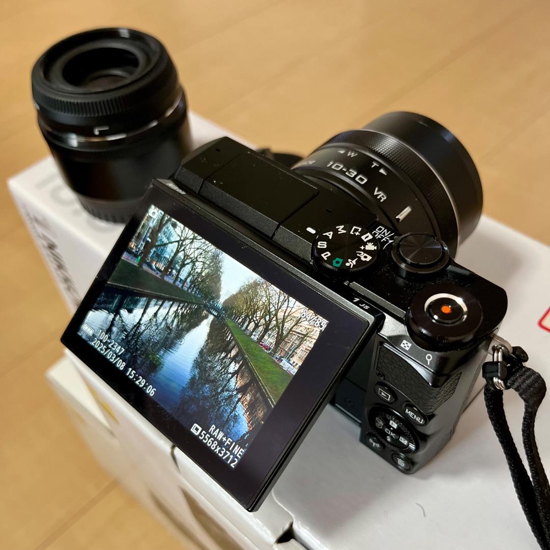 Nikon1 J5ダブルレンズ◆10-30/f3.5-5.6◆18.5/f1.8