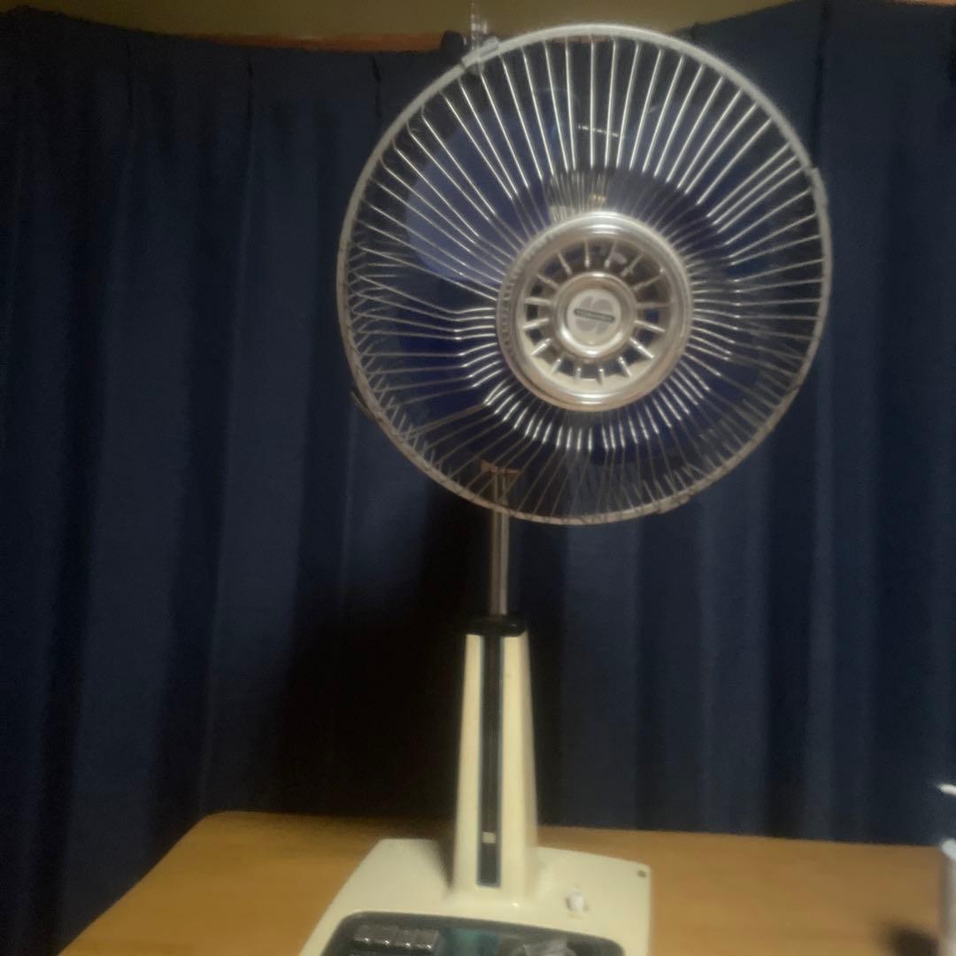 東芝レトロな扇風機 TOSHIBA,東芝 TE型 ”おみえなし” 白緑色 ビンテージ扇風機 レトロ