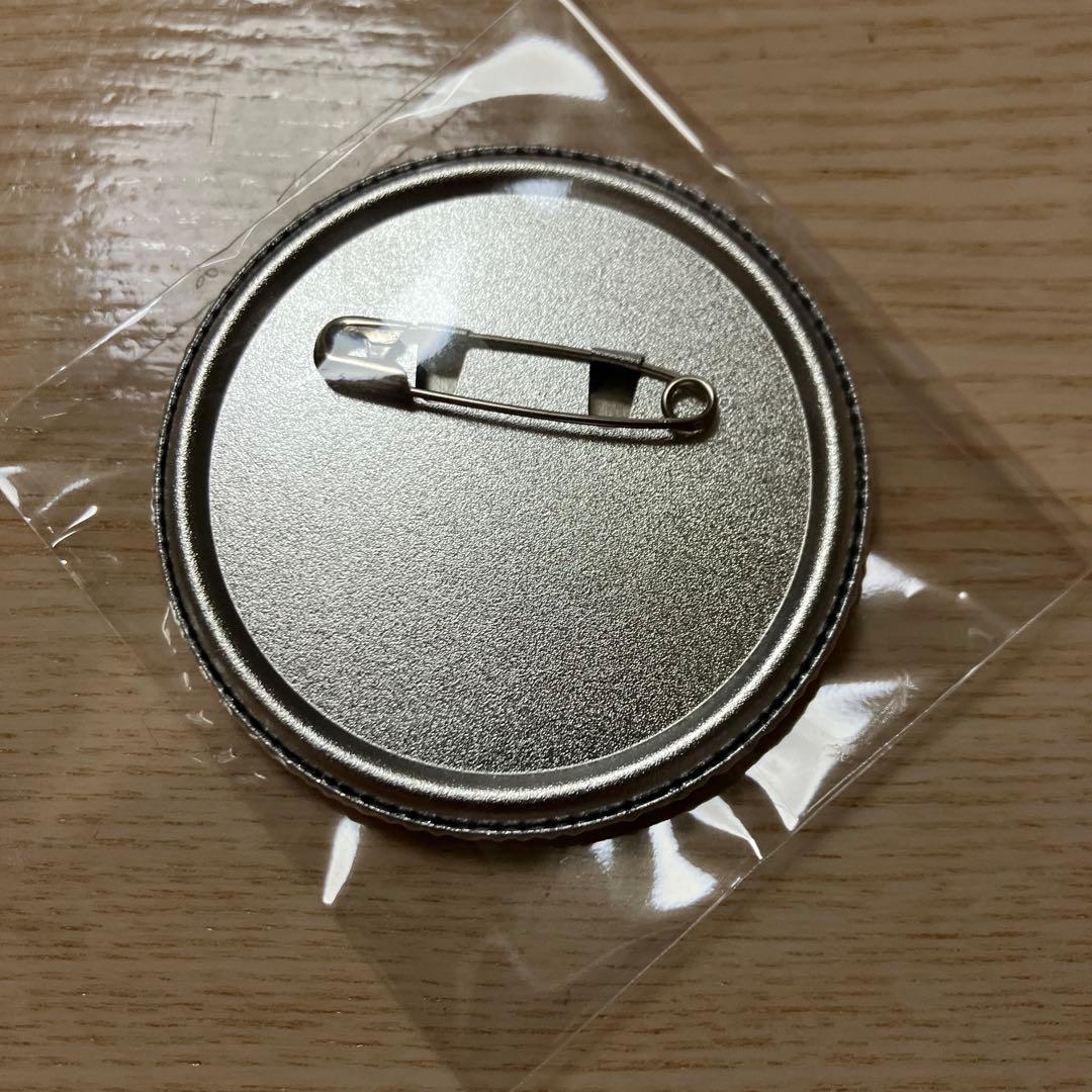 グリッターCANバッジ ジョジョの奇妙な冒険 岸辺露伴 N - メルカリ