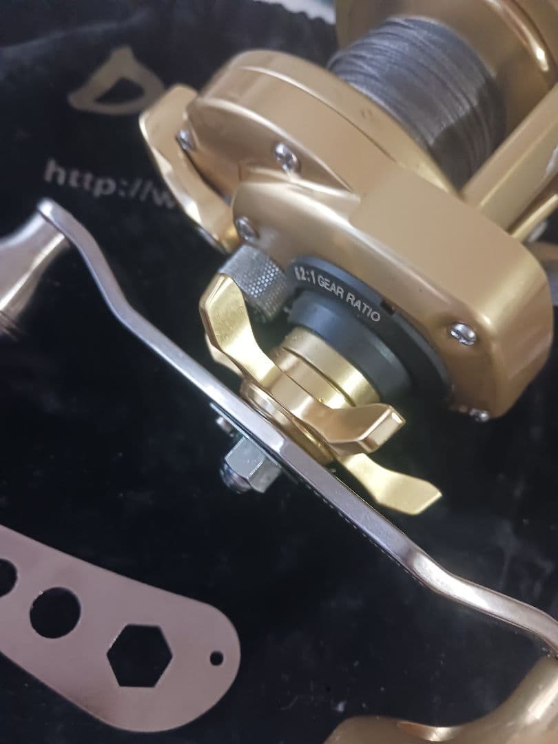 《美品》SHIMANO KAIKON 2000T 両軸リール