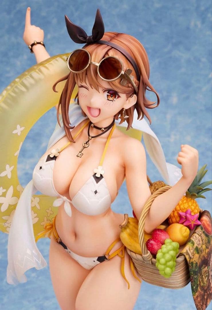 COCOストア ライザリン・シュタウト 水着Ver. 1/4スケールフィギュア 水着「ライザ」1/4スケールフィギュアが「渋谷 TSUTAYA」に展示