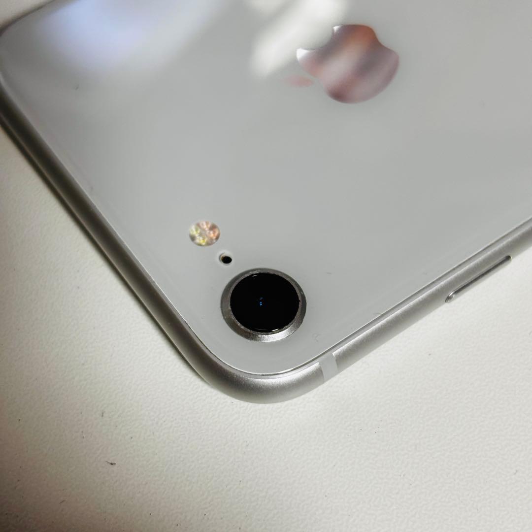 極美品】SIMフリー iPhone 8 シルバー 64GB - メルカリ