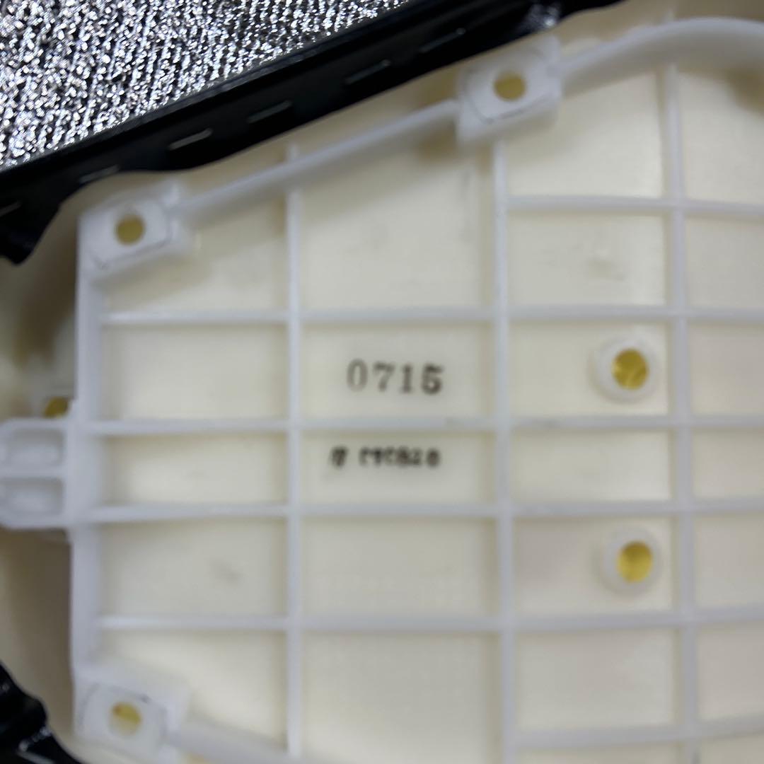 格安 2025年式 メグロk3 純正 バイクシート w800 - メルカリ