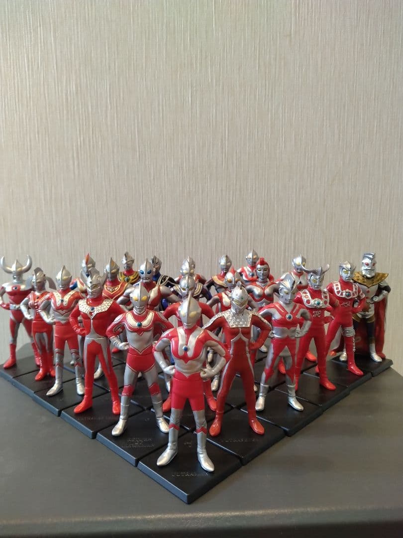HGシリーズ ウルトラマンフィギュア 24体セット HGシリーズ ウルトラマン・ウルトラセブン怪獣コンプリート計画 完結
