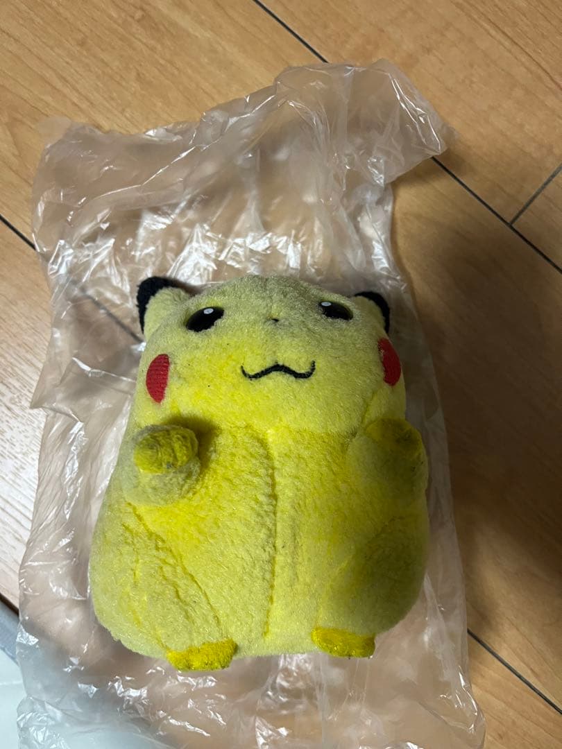 ピカチュウ ぬいぐるみTOMY初期
