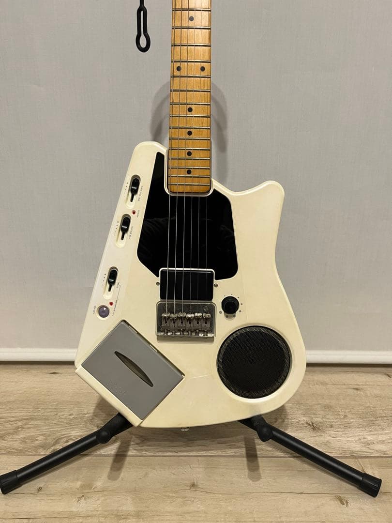 CASIO EG-5 エレキング アンプスピーカー内臓 エレキギター ホワイト CASIO カシオ EG-5 カセットデッキ・アンプ内蔵エレキギター