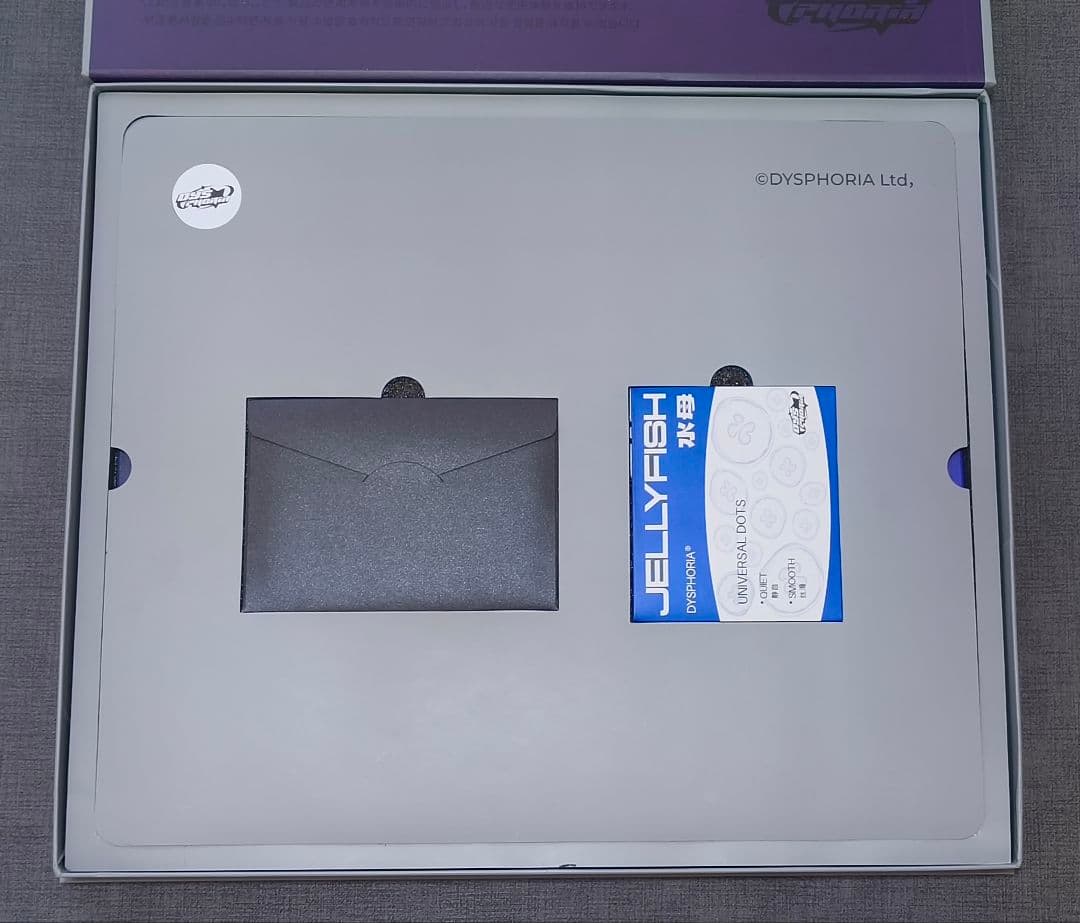 DYSPHORIA MAKI 真希 ガラスマウスパッド - メルカリ