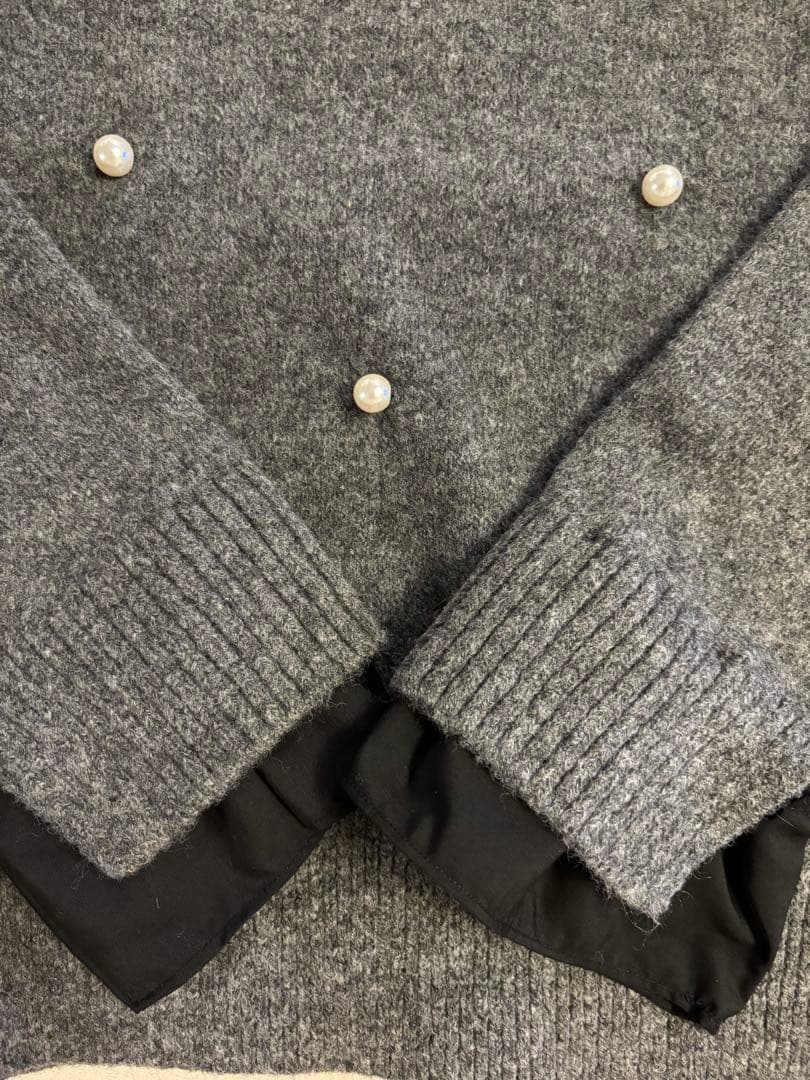 新品タグ付き✨ ジャスグリッティー パール刺繍プルオーバー - メルカリ