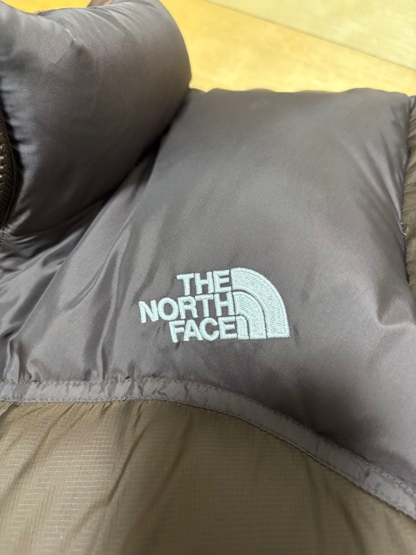 超希少モデル！】ケンダル・ジェンナー着用 ヌプシ 700 ブラウン 茶色