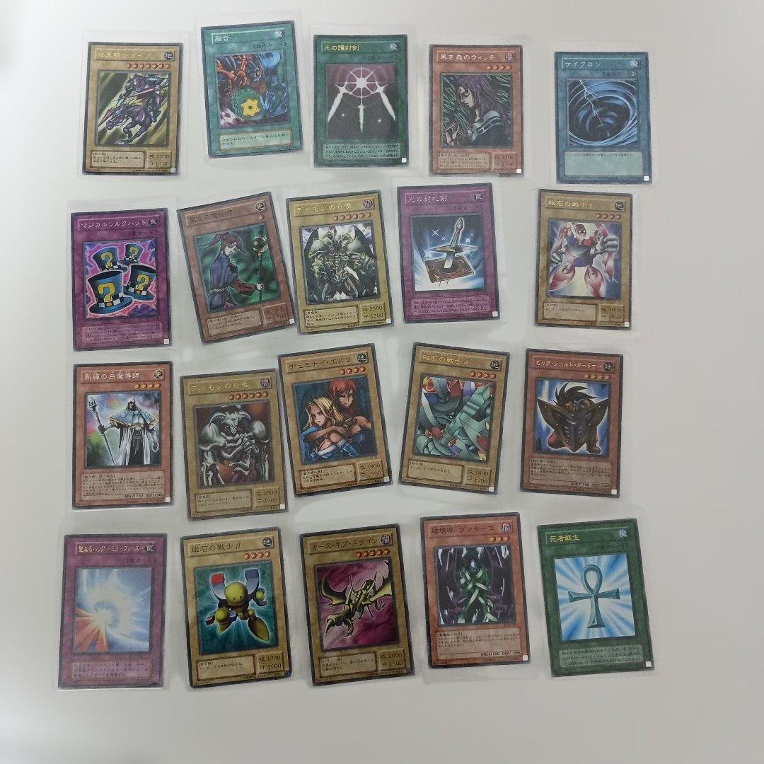 遊戯王カードまとめ売り、デッキ、サイコロ付き