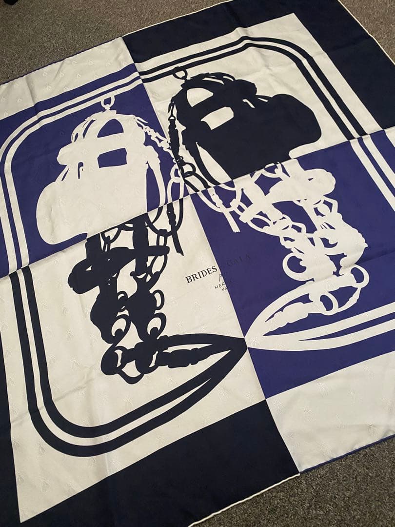 未使用品　 Hermes スカーフ　カレ90 式典用馬勒 ブリッド・ドゥ・ガラ HERMES エルメス カレ90 スカーフ 式典用馬勒