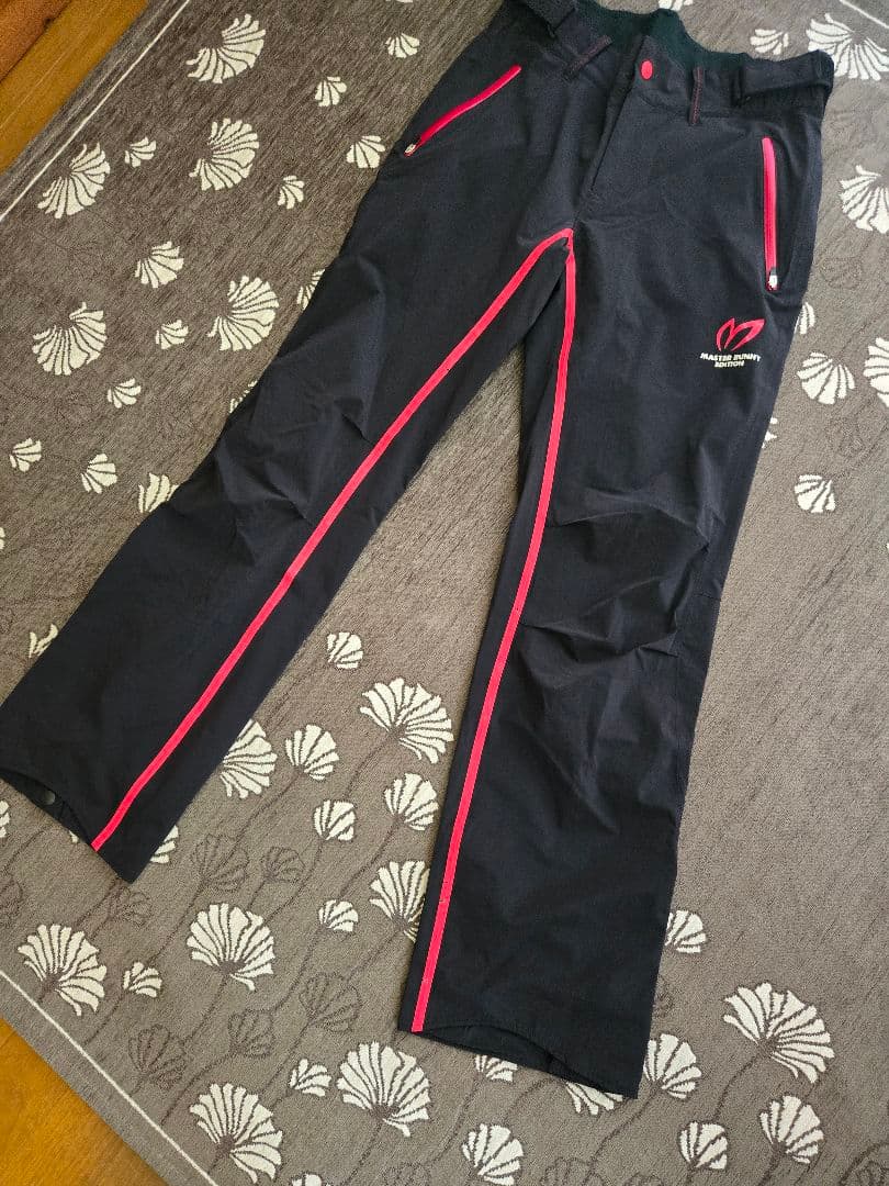 お値下げしました。パーリーゲイツ マスターバニー レインスーツ